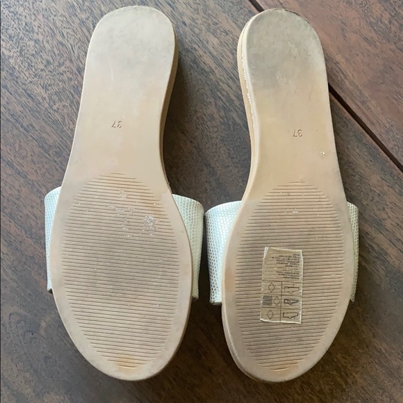 H&M sandals -  3/$20 ✨ - Picture 5 of 5